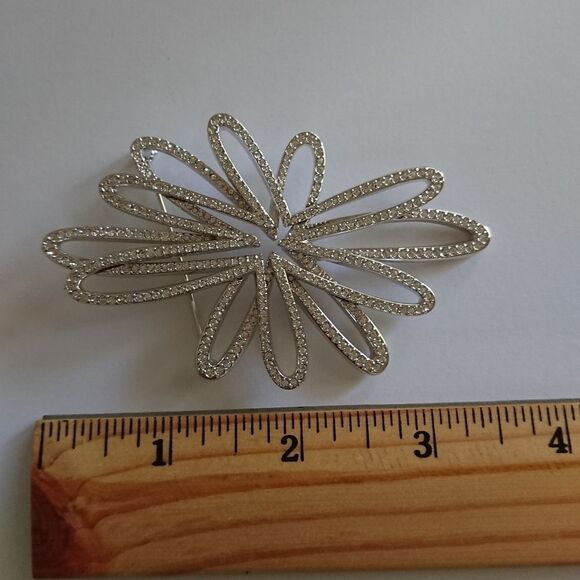 Silver tone Exquisite Swarovski BROOCH - Picture 7 of 7